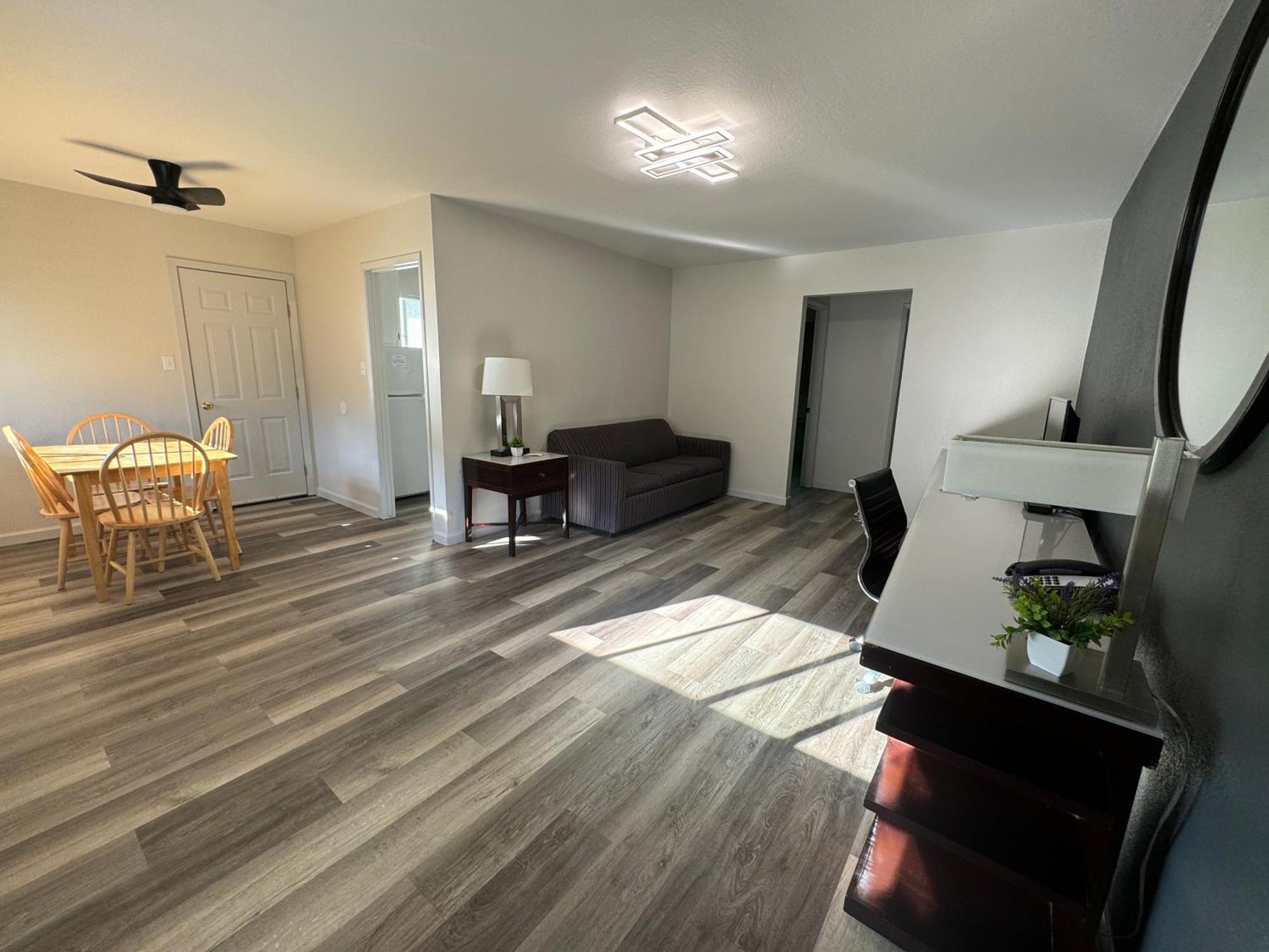 Quality Inn & Suites Jackson Bagian luar foto