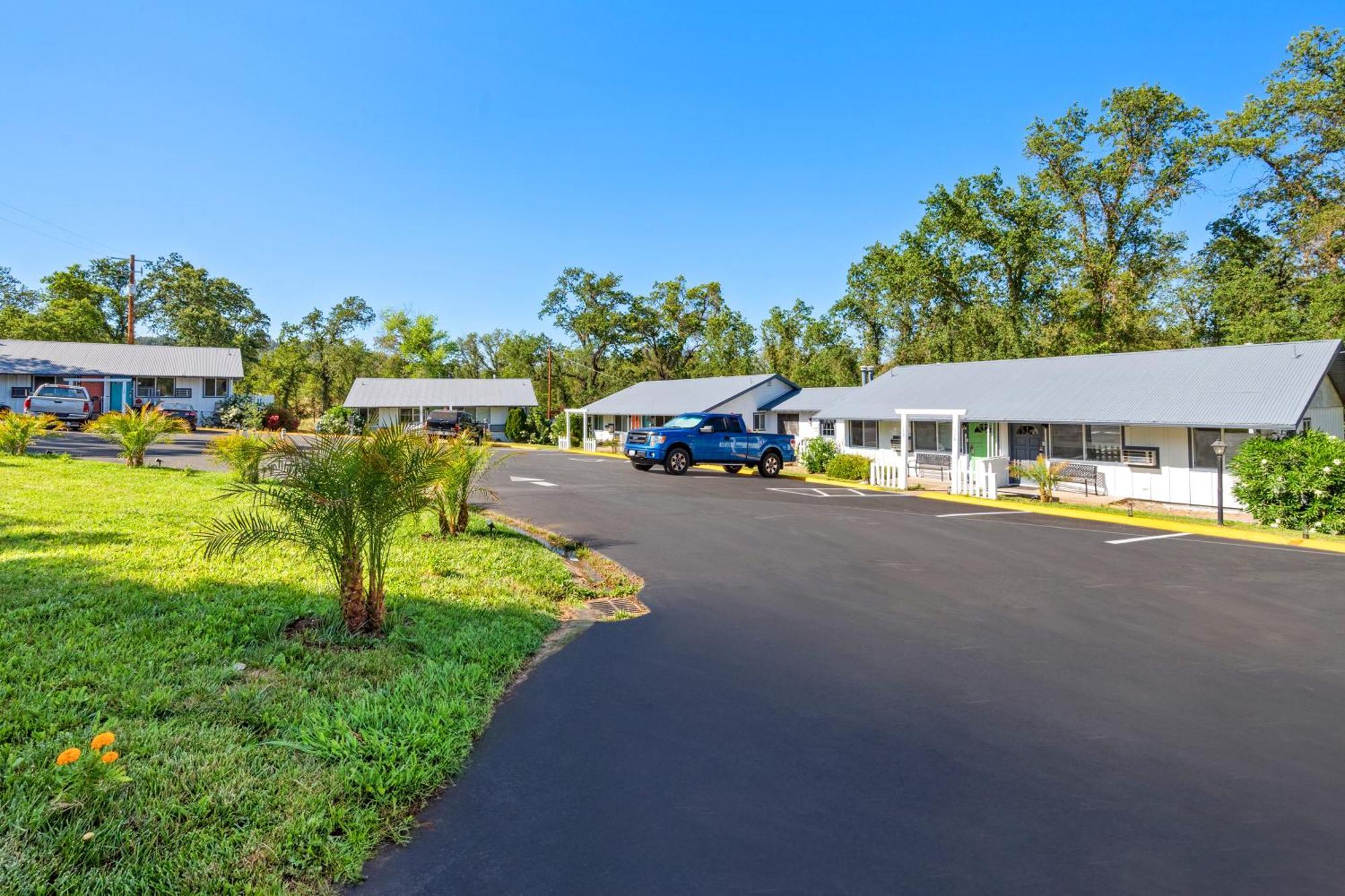 Quality Inn & Suites Jackson Bagian luar foto