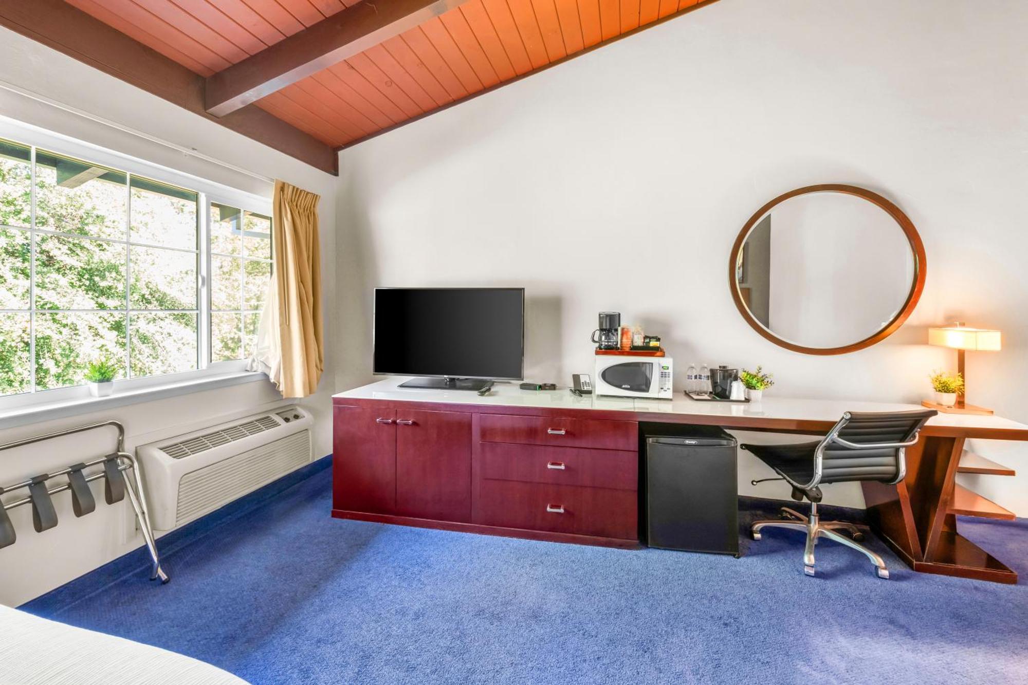 Quality Inn & Suites Jackson Bagian luar foto